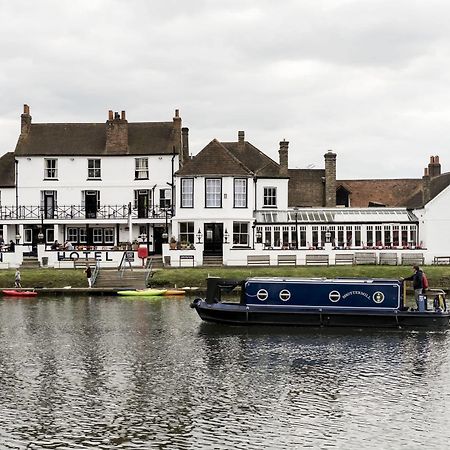 The Swan Hotel Staines-upon-Thames Eksteriør billede
