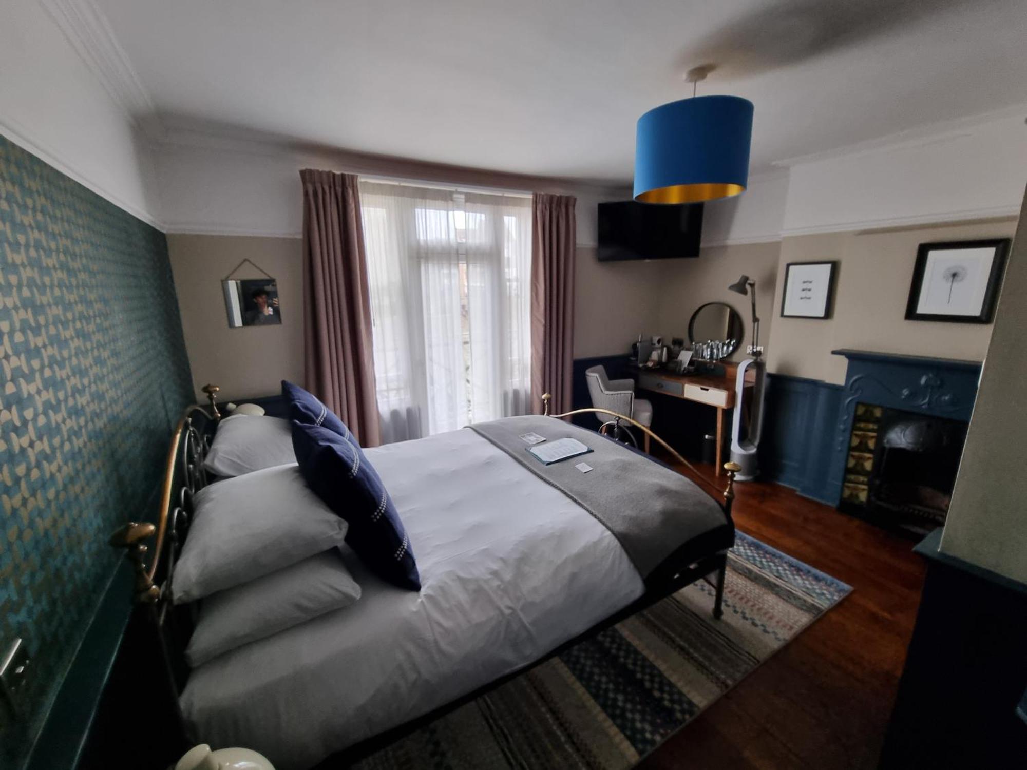 The Swan Hotel Staines-upon-Thames Eksteriør billede