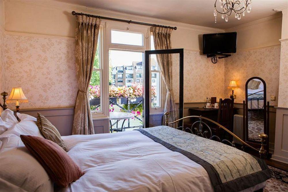 The Swan Hotel Staines-upon-Thames Eksteriør billede