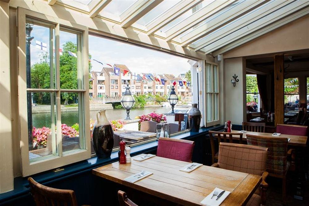 The Swan Hotel Staines-upon-Thames Eksteriør billede
