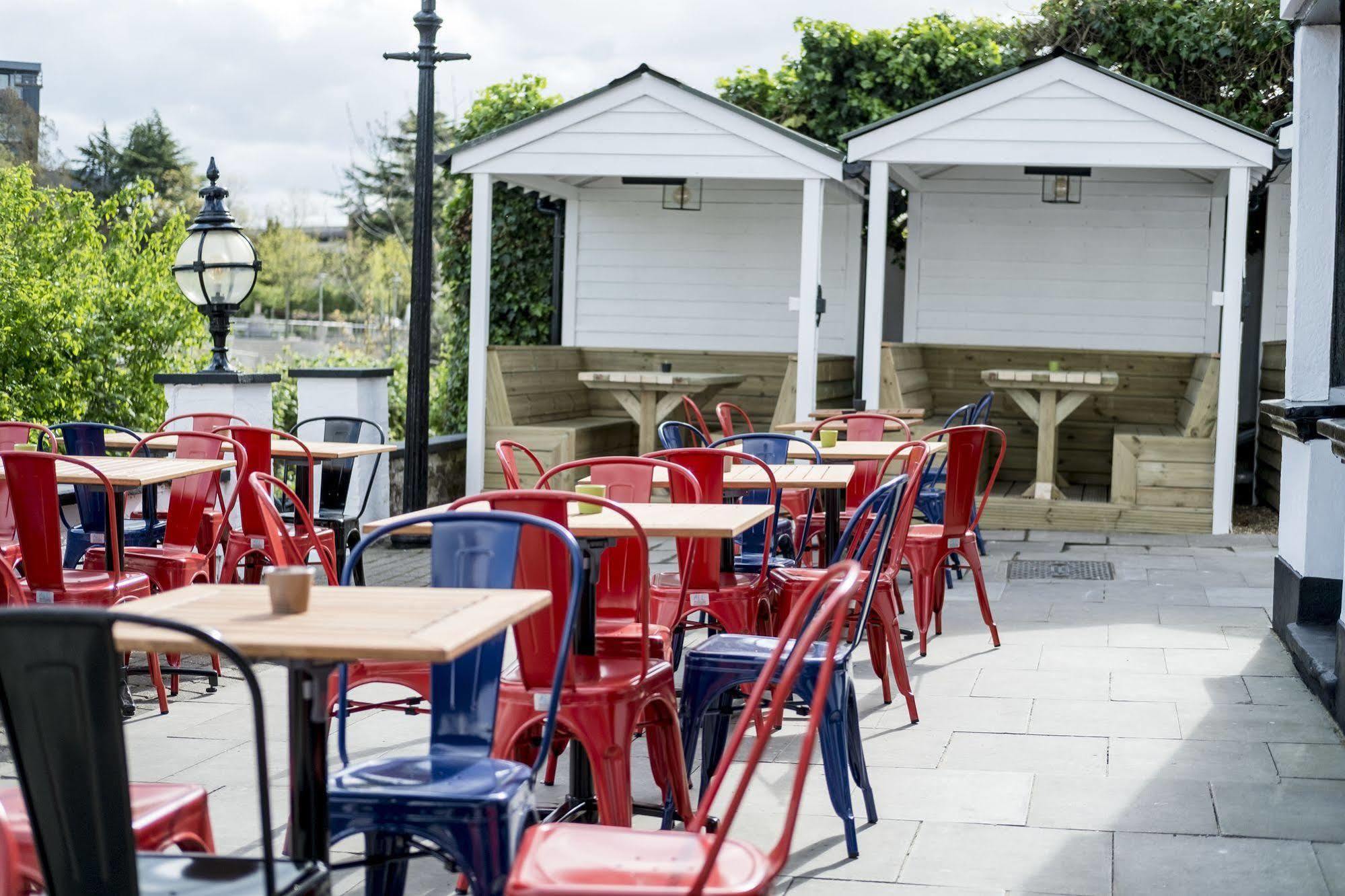The Swan Hotel Staines-upon-Thames Eksteriør billede