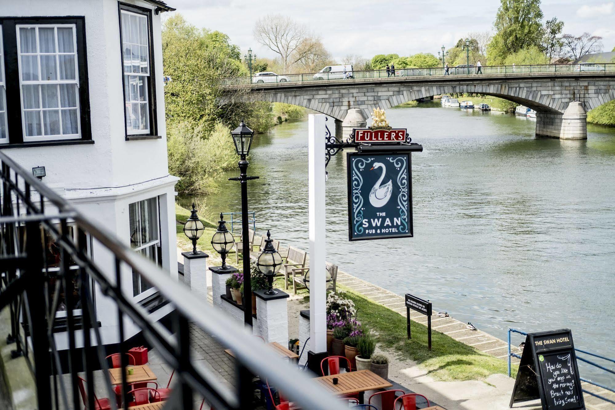 The Swan Hotel Staines-upon-Thames Eksteriør billede