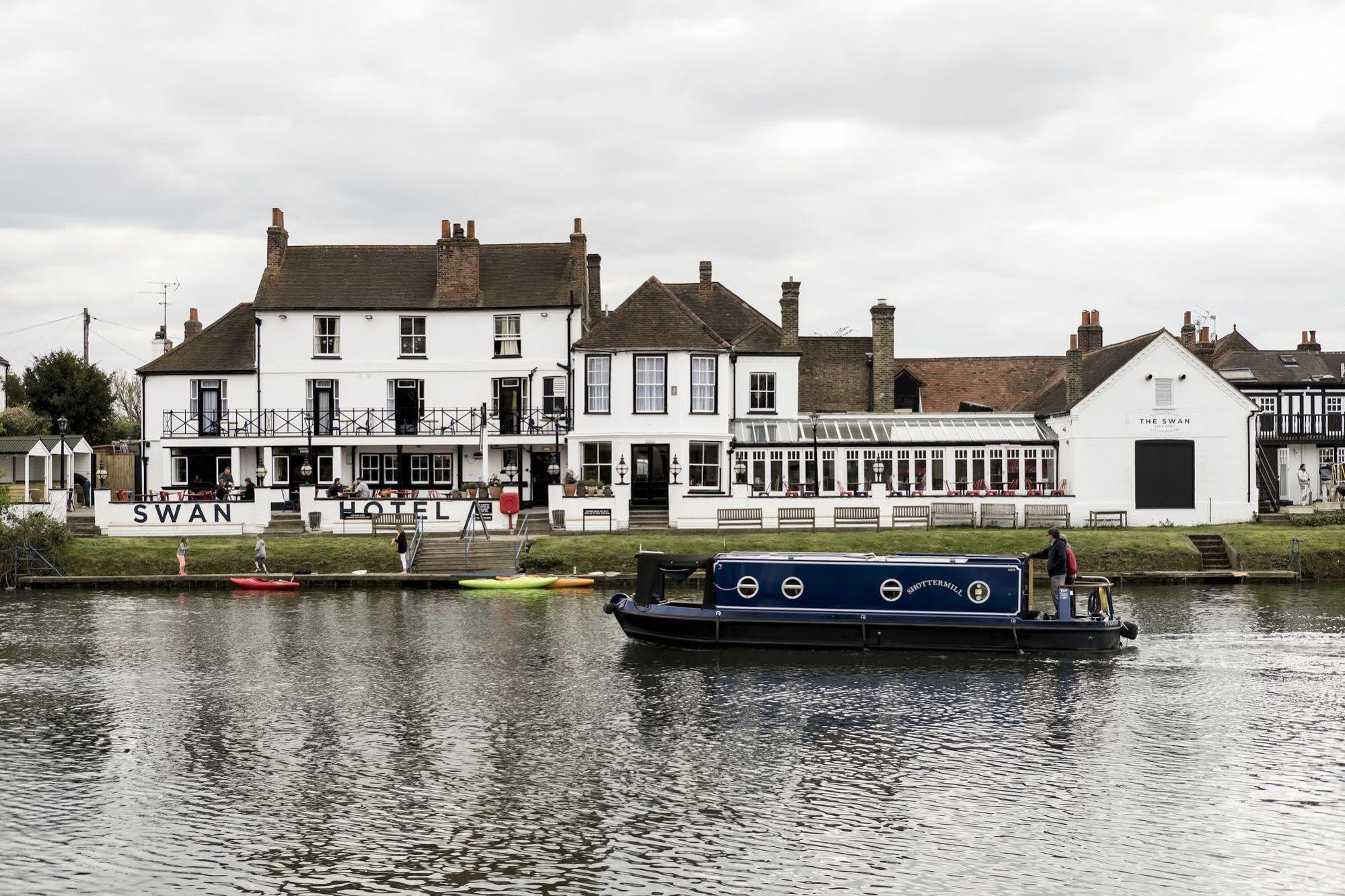 The Swan Hotel Staines-upon-Thames Eksteriør billede